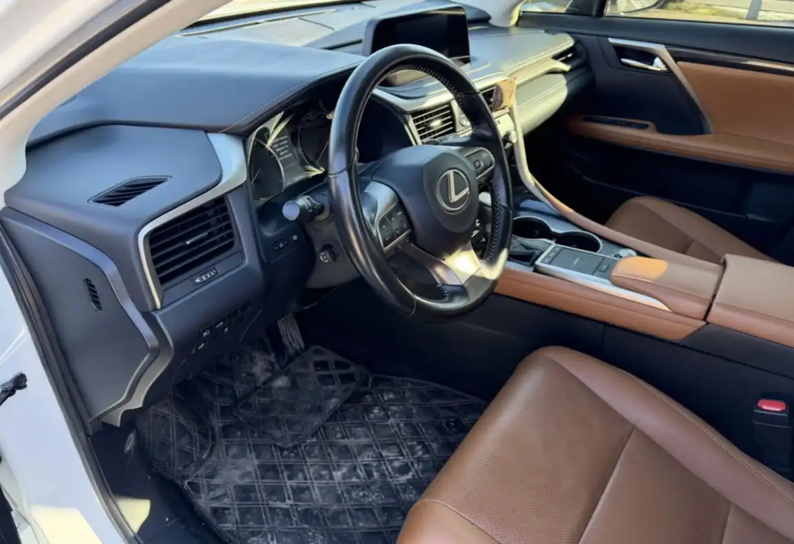 Lexus RX 2020 в хорошем состоянии с малым пробегом - Легковые автомобили (Авто) в Новосибирск