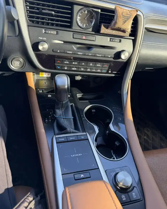 Lexus RX 2020 в хорошем состоянии с малым пробегом - Легковые автомобили (Авто) в Новосибирск