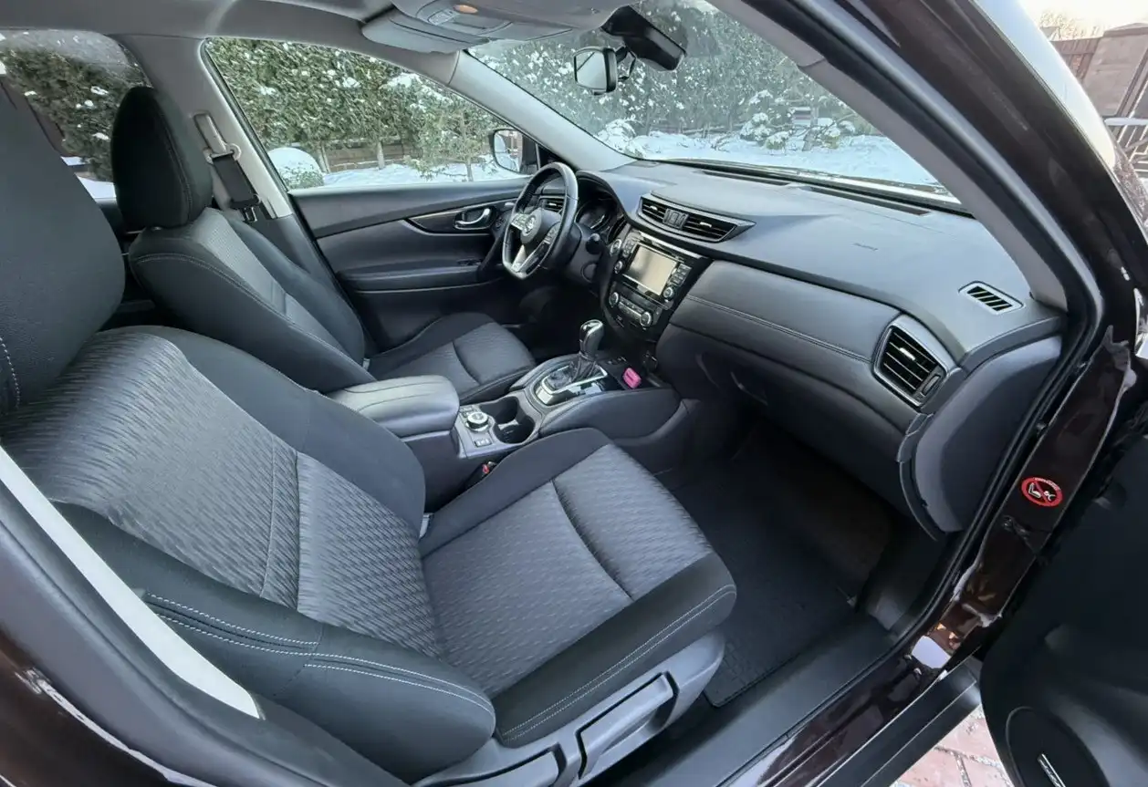 Продажа Nissan X-Trail 2.5 л бензин автомат полный привод - Внедорожники/Кроссоверы (Авто) в Новосибирск