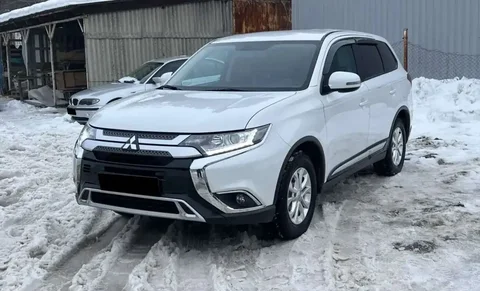 Mitsubishi Outlander 2.0 л автомат передний привод - Внедорожники/кроссоверы в Новосибирск