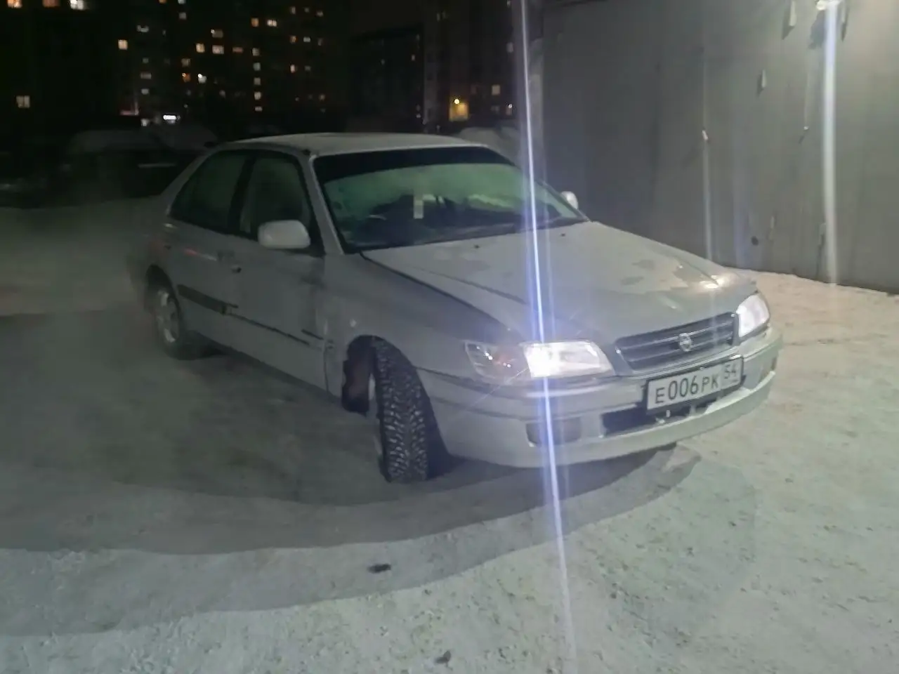 Тойота Корона Премио на полном ходу - Легковые автомобили (Авто) в Новосибирск