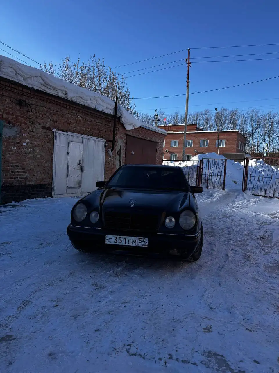 Продажа Mercedes-Benz E210 3.2 1995 года - Авто в Новосибирск