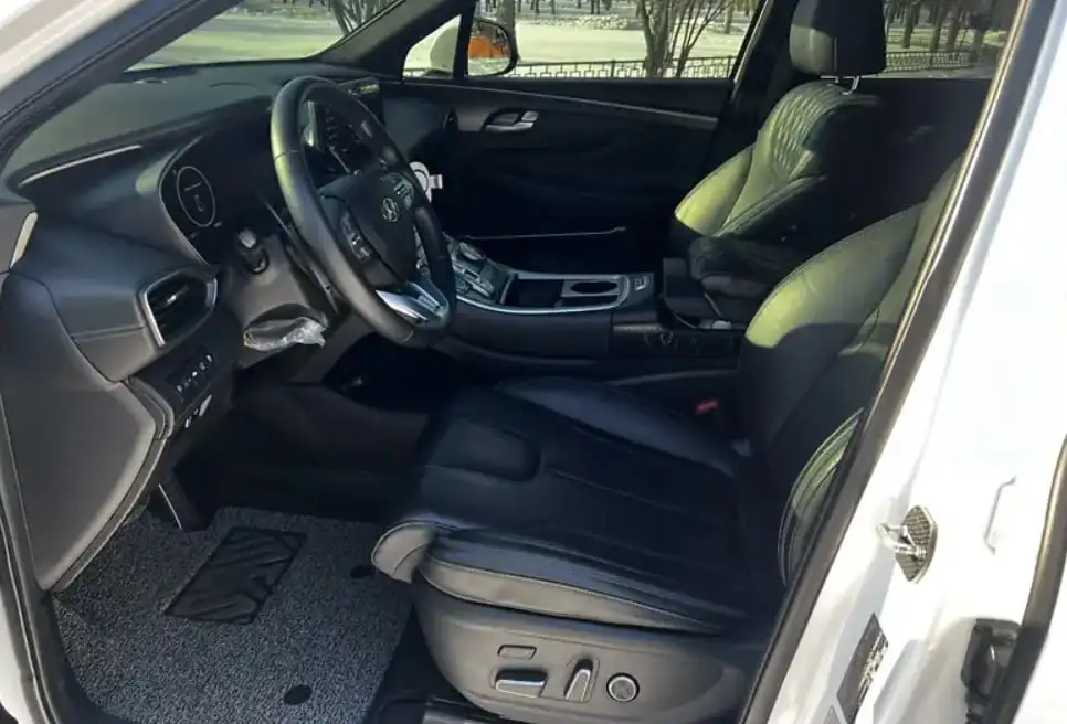 Продажа Hyundai Santa Fe 2020 года на 7 мест в максимальной комплектации - Внедорожники/кроссоверы (Авто) в Новосибирск