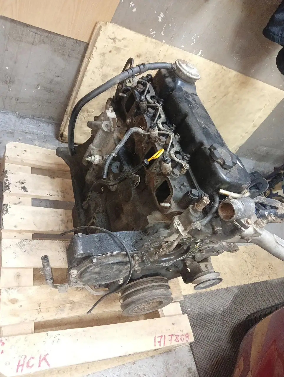 QD32 масложер и голова под ремонт - Двигатель (Запчасти) в Новосибирск