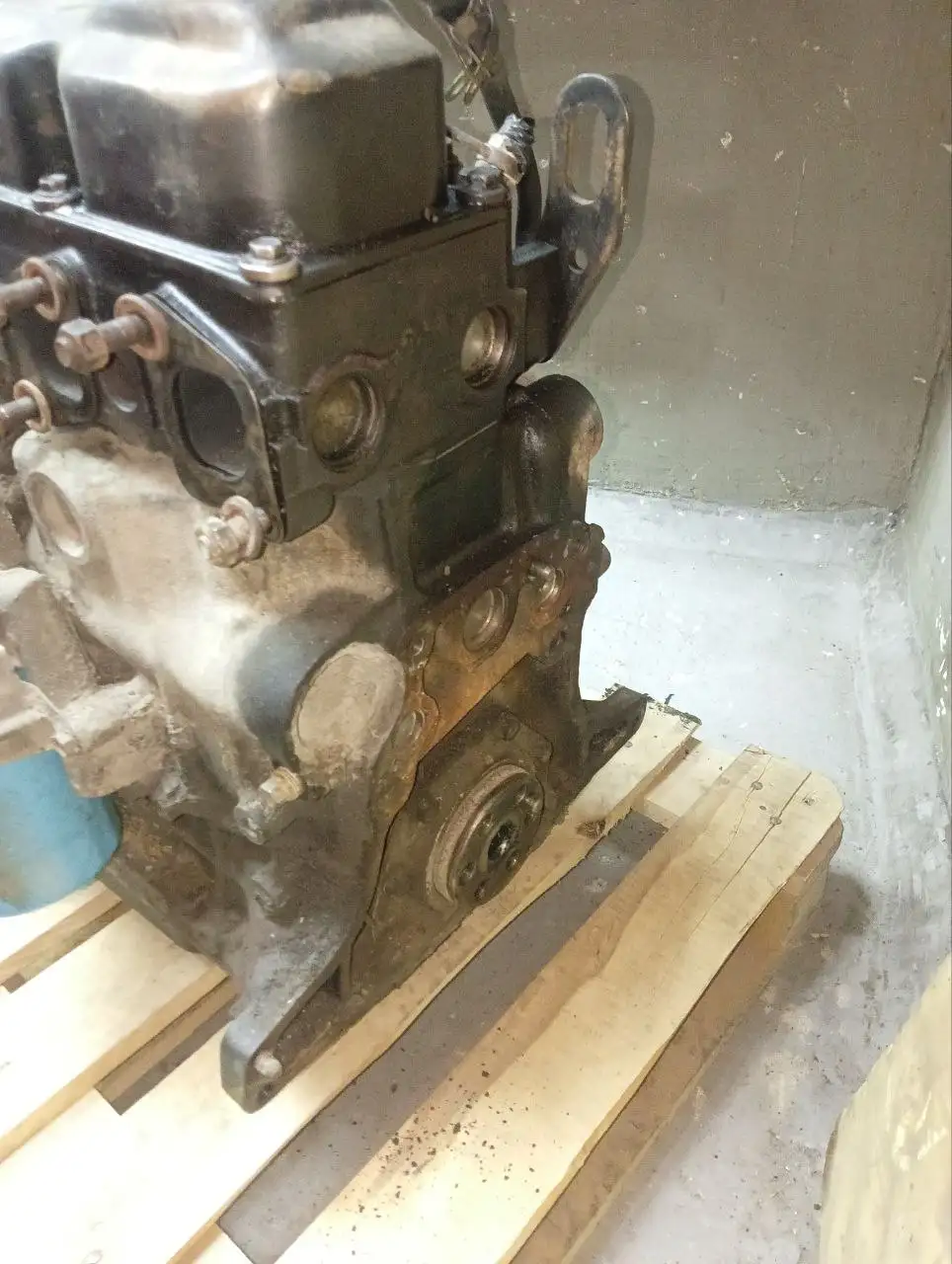 QD32 масложер и голова под ремонт - Двигатель (Запчасти) в Новосибирск