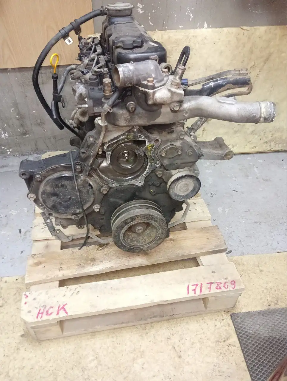 QD32 масложер и голова под ремонт - Двигатель (Запчасти) в Новосибирск