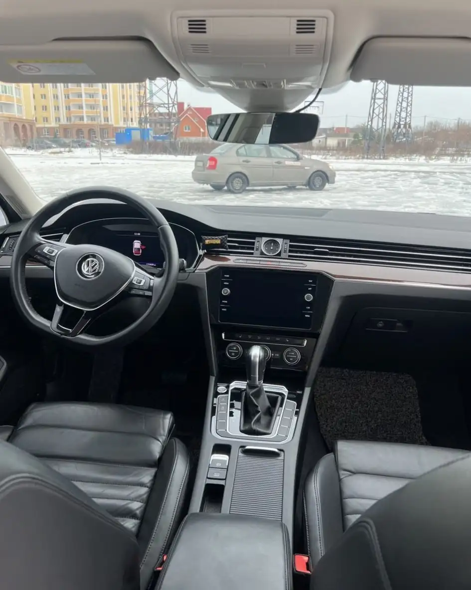 Volkswagen Passat 2018 года, 2.0 дизель, автомат DSG - Легковые автомобили (Авто) в Новосибирск