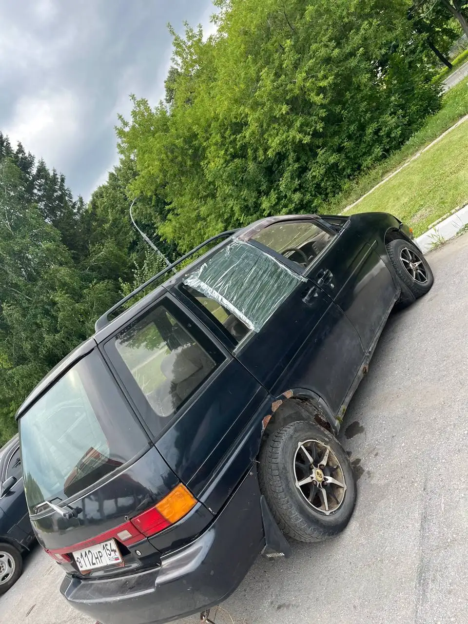 Ниссан Прайри 1991 года с запчастями - Авто в Новосибирск