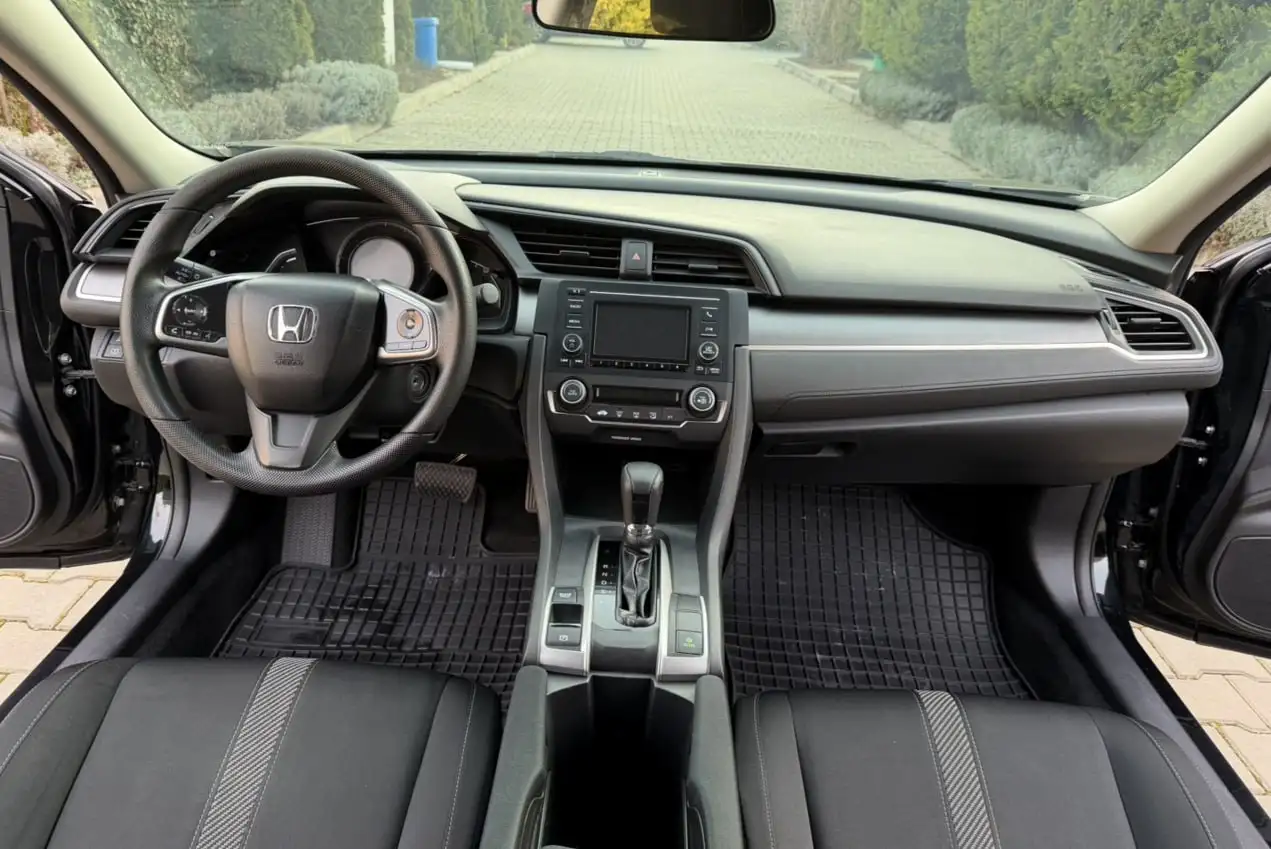 Продажа Honda Civic 2018 бензин 2.0 - Легковые автомобили (Авто) в Новосибирск