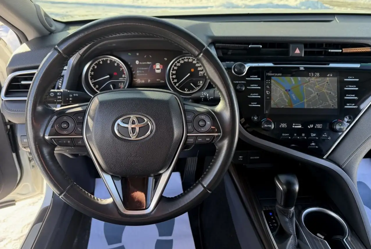 Toyota Camry 2018 максимальной комплектации - Легковые автомобили (Авто) в Новосибирск