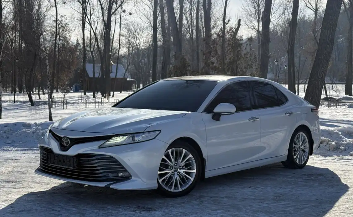 Toyota Camry 2018 максимальной комплектации - Легковые автомобили (Авто) в Новосибирск