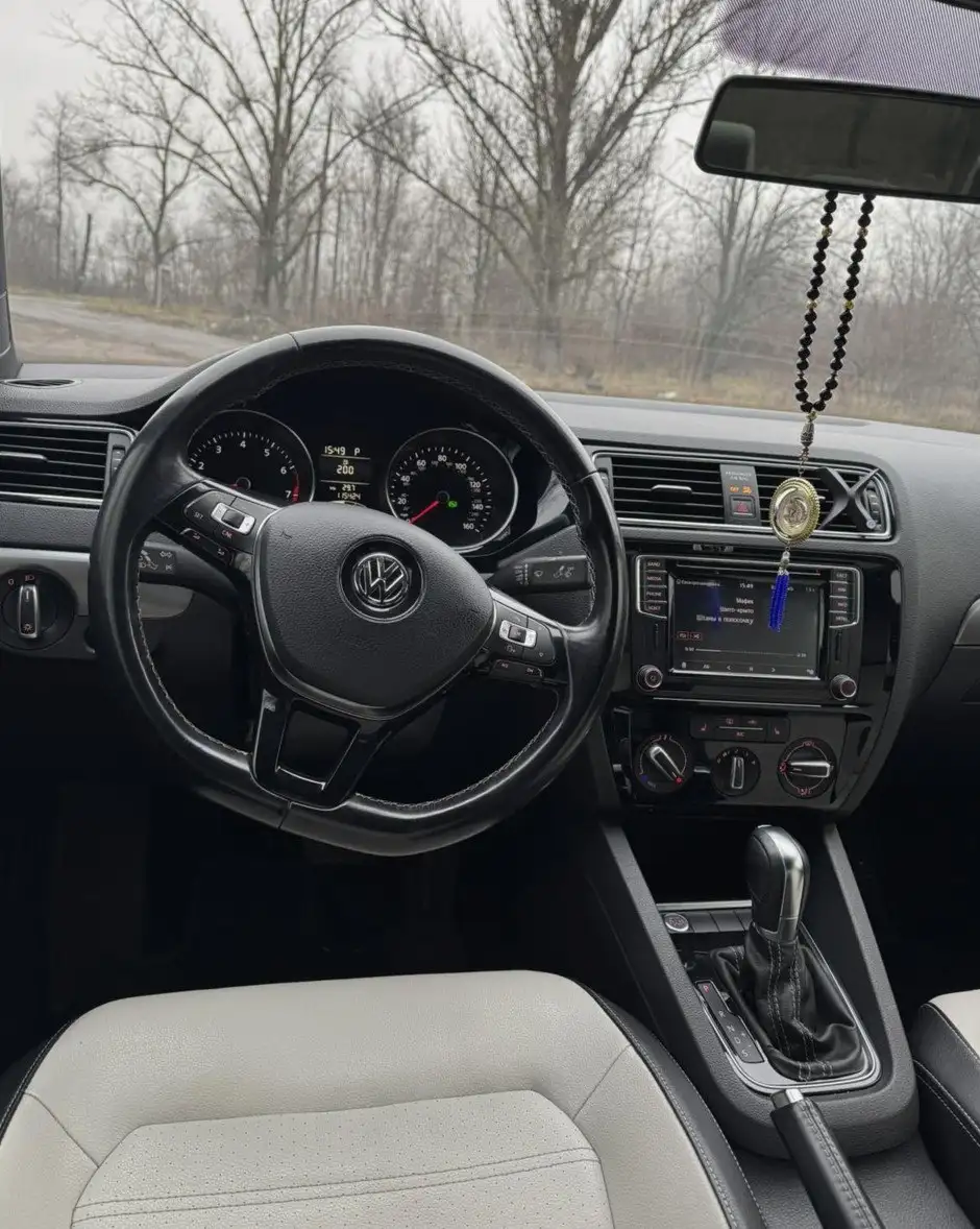 Volkswagen Jetta 2017 - Авто в Новосибирск