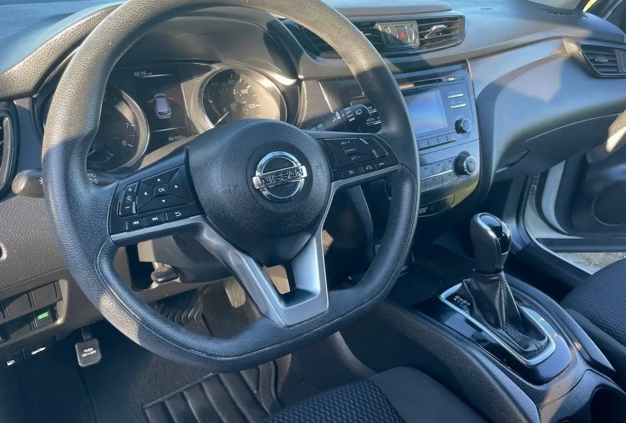 Nissan Rogue Sport 2018, AWD, белый, 105 000 км - Легковые автомобили (Авто) в Новосибирск