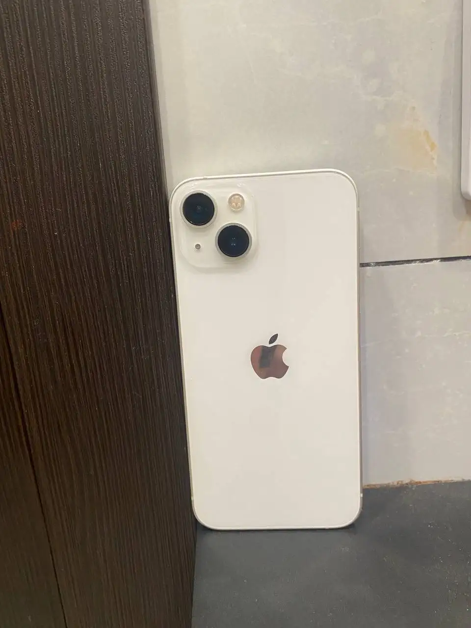 Продам iPhone 13 128гб с выгоревшим экраном и неработающими динамиками - Телефоны и смартфоны (Электроника) в Новосибирск