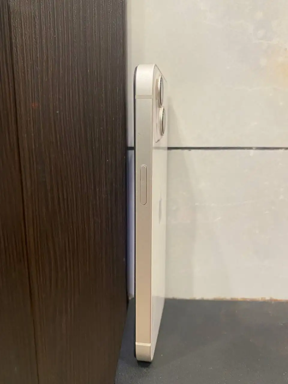 Продам iPhone 13 128гб с выгоревшим экраном и неработающими динамиками - Телефоны и смартфоны (Электроника) в Новосибирск