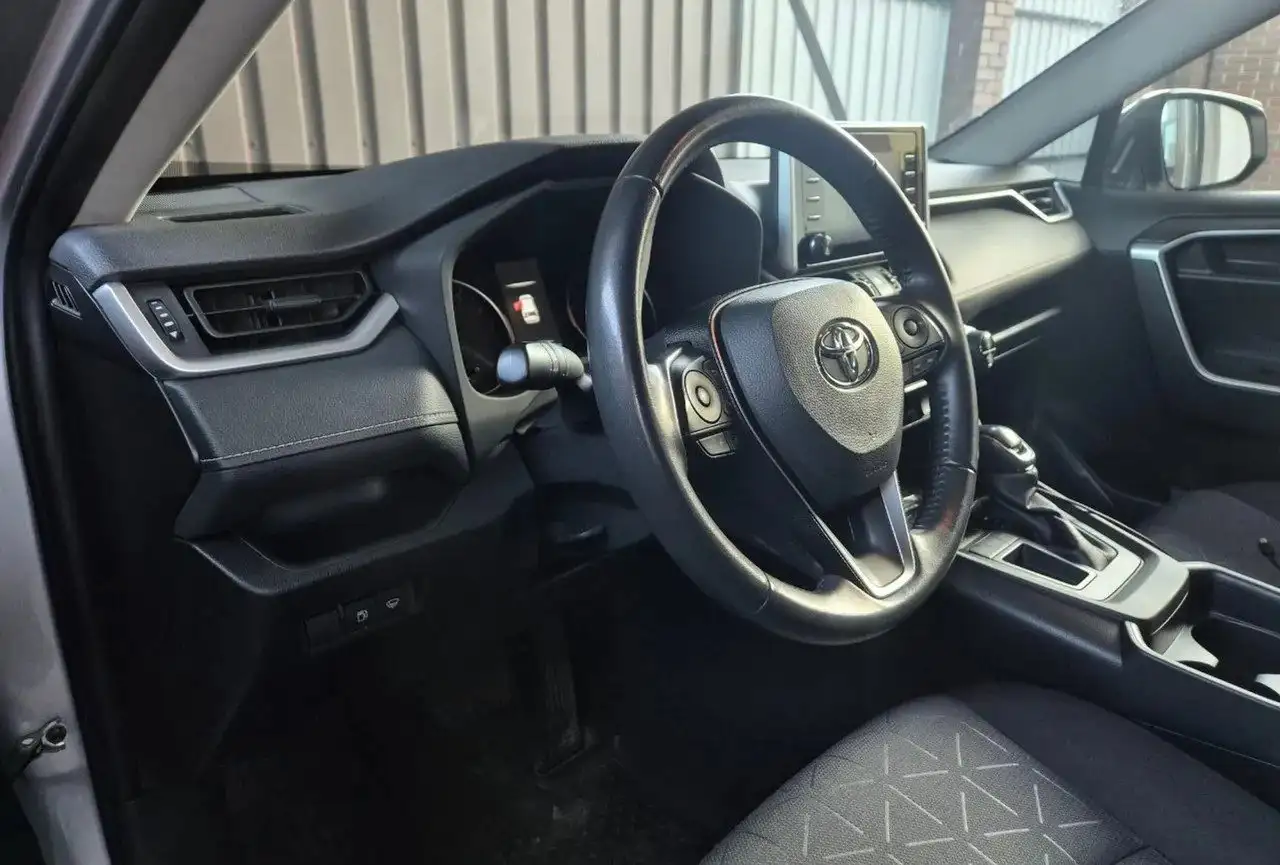 Продажа Toyota RAV4 2021 года - Авто в Новосибирск