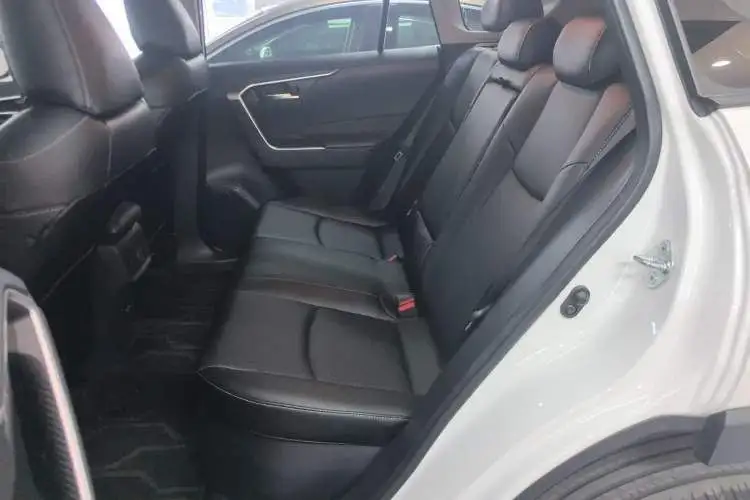 Продажа Toyota RAV4 5 поколения 2021 года - Легковые автомобили (Авто) в Новосибирск