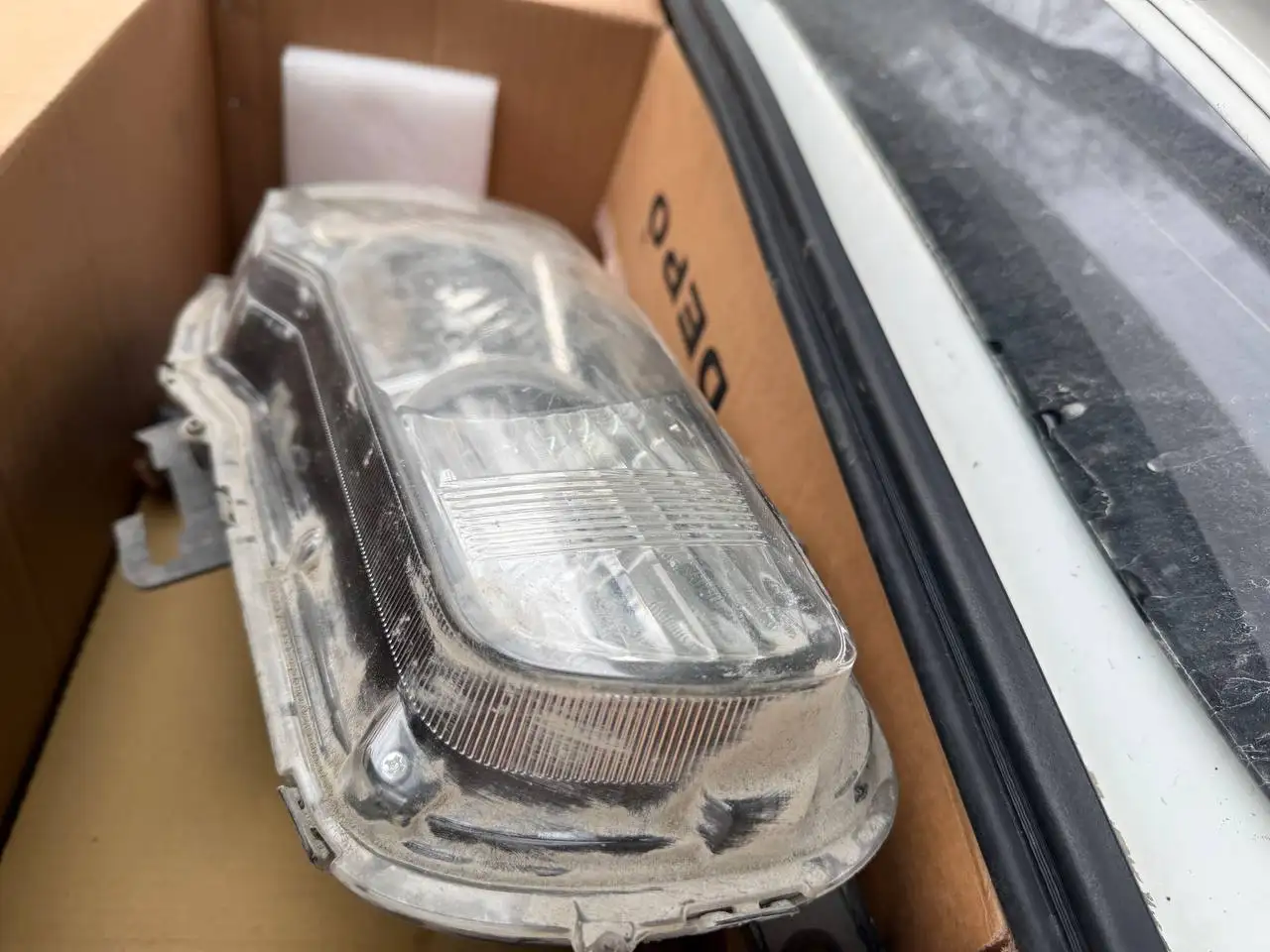 Продам правую фару от Mitsubishi Lancer 2010 года - Автозапчасти (Запчасти) в Новосибирск