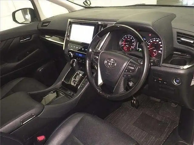 Toyota Велфайер 2022 года, 13000 км, без пробега по РФ - Минивэны (Авто) в Новосибирск