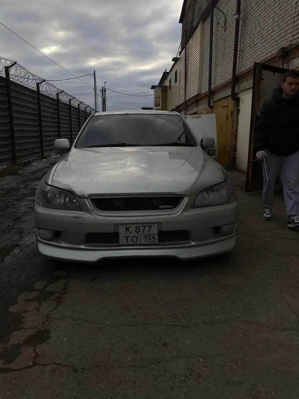 Продажа Toyota Altezza в отличном состоянии с тюнингом - Легковые автомобили (Авто) в Новосибирск