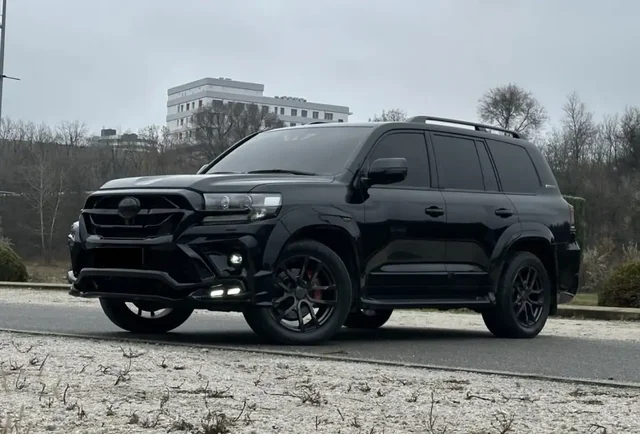 Toyota Land Cruiser 200 2019 года - Авто в Новосибирск