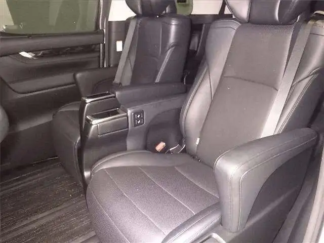 Продажа Toyota Vellfire 2022 года - Минивэны (Авто) в Новосибирск