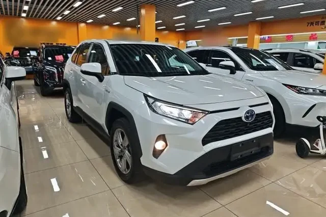 Продам Тойота Рав4 5 поколения 2021 года - Авто в Новосибирск