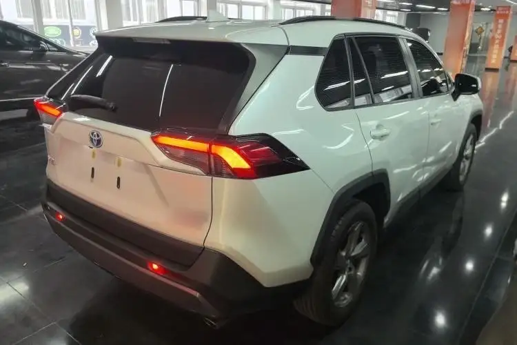 Продам Тойота Рав4 5 поколения 2021 года - Авто в Новосибирск