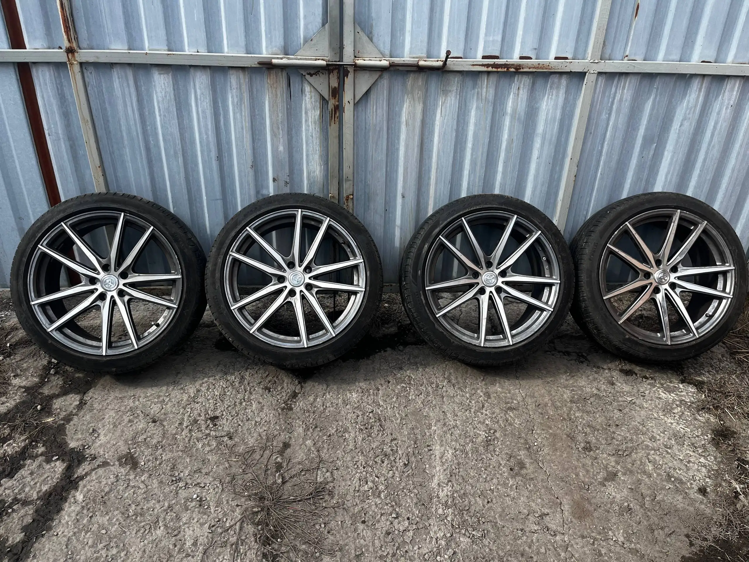 Продажа шин и дисков с пробегом - Шины и диски (Авто) в Новосибирск