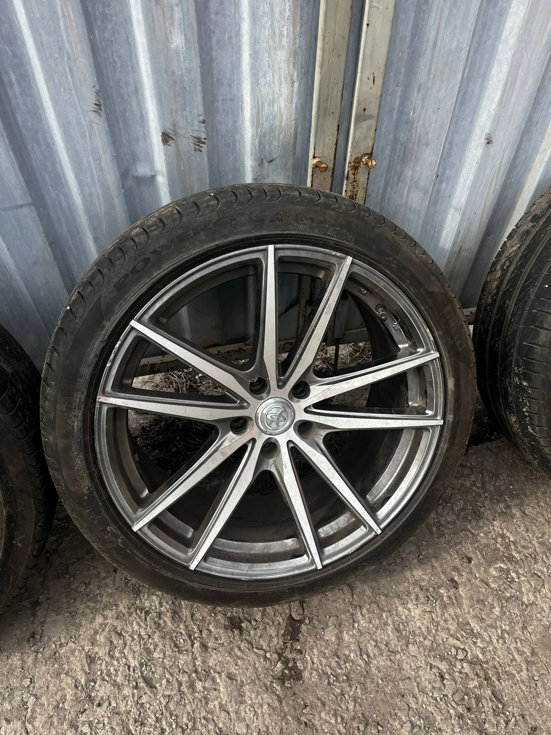 Продажа шин и дисков с пробегом - Шины и диски (Авто) в Новосибирск