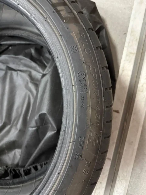 Michelin Pilot Sport 4 ZP 245/40/r19 RunFlat - частное объявление в Новосибирск