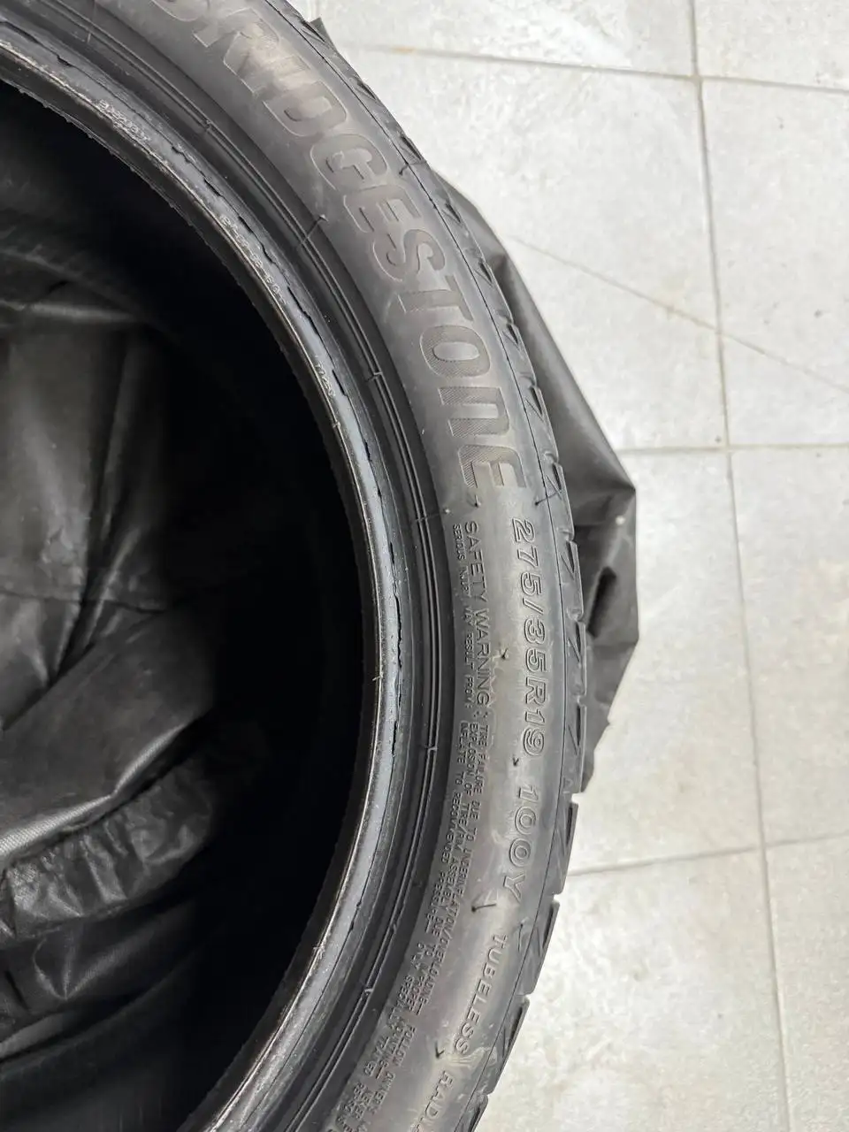 Шины Bridgestone Turanza t005 RFT 275/35/r19 б/у - Шины и диски (Авто) в Новосибирск