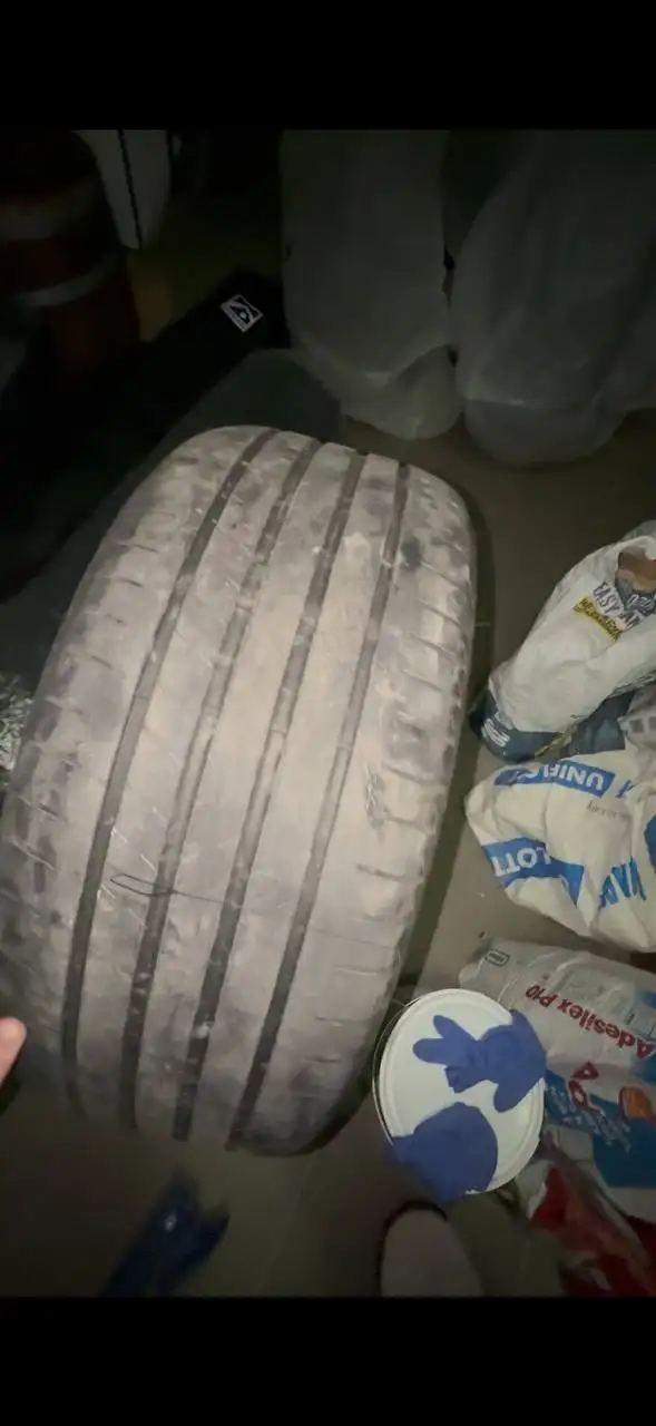 Шина Bridgestone Turanza t005 RFT 245/40/r19 б/у - Шины (Запчасти) в Новосибирск