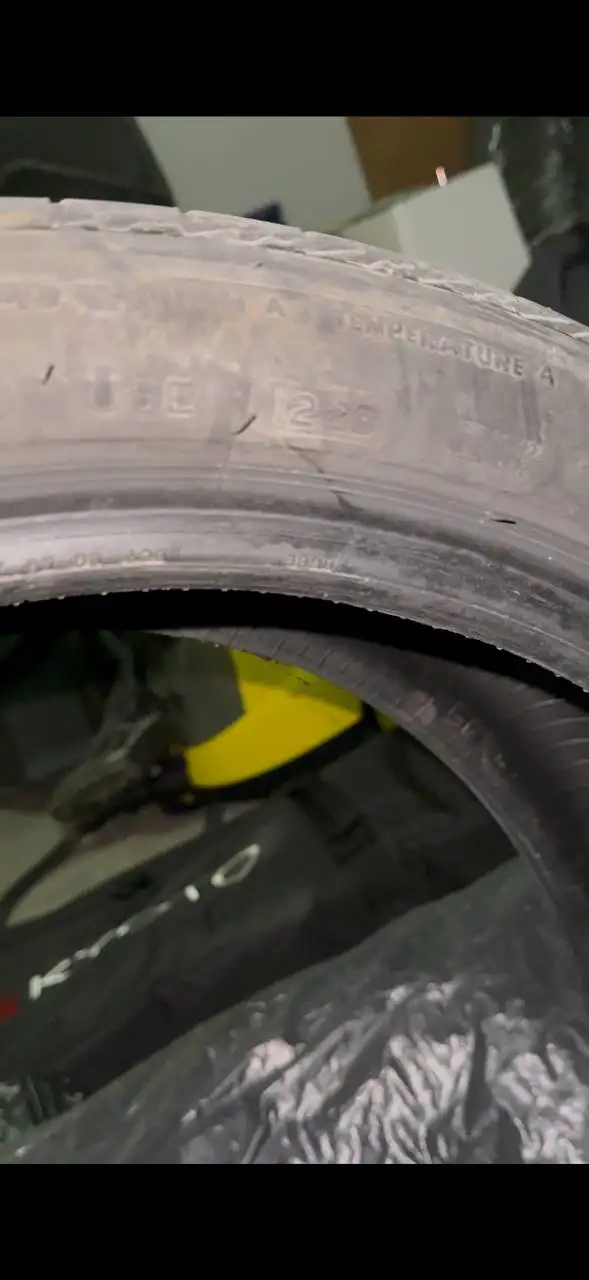 Шина Bridgestone Turanza t005 RFT 245/40/r19 б/у - Шины (Запчасти) в Новосибирск