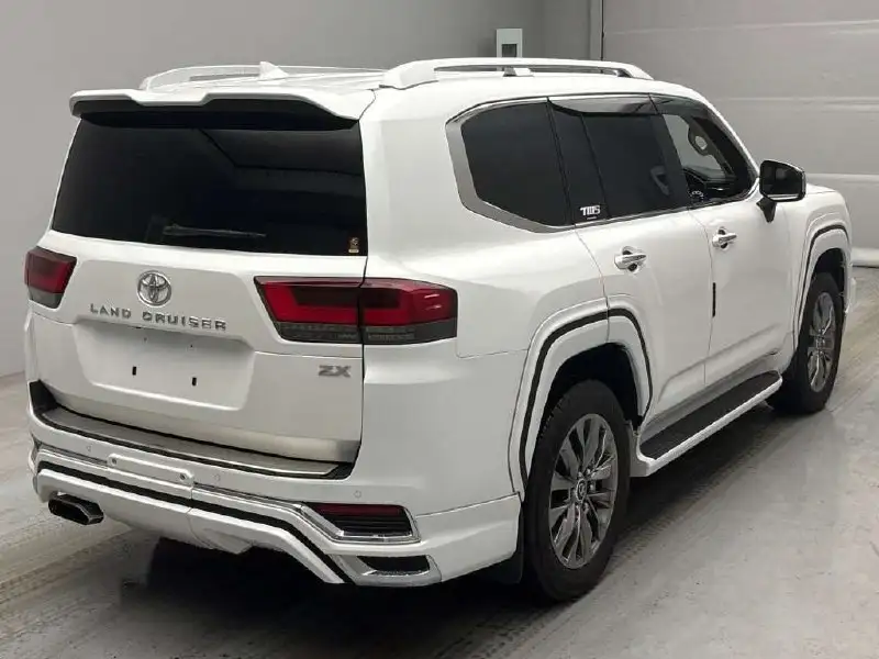 Toyota Land Cruiser 300 2024 года - Легковые автомобили (Авто) в Новосибирск