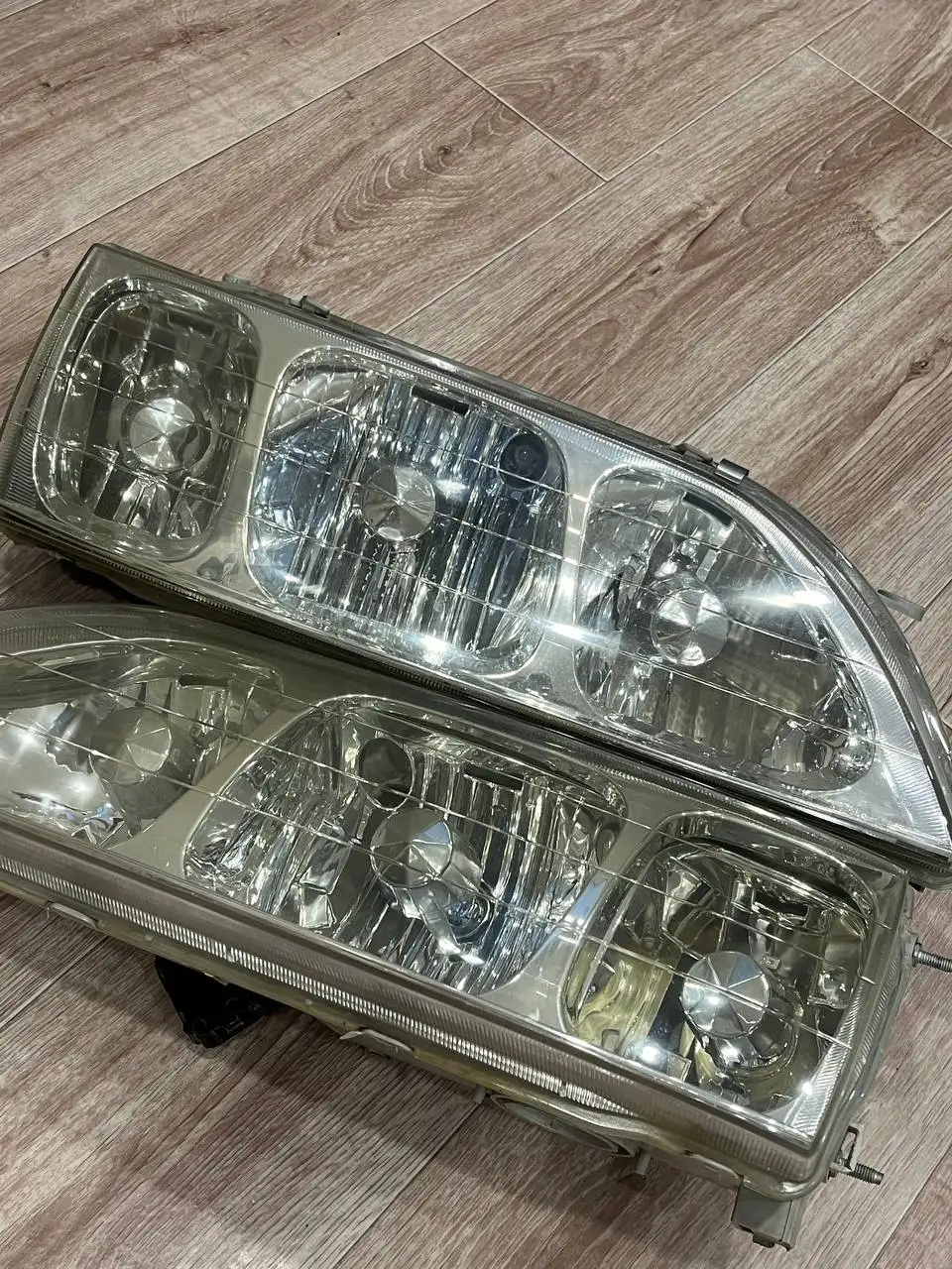 Продажа секций на Cresta 100 - Автозапчасти (Запчасти) в Новосибирск