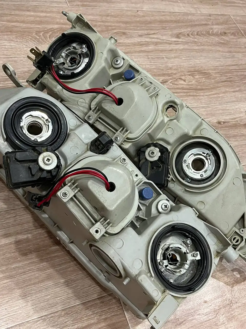 Продажа секций на Cresta 100 - Автозапчасти (Запчасти) в Новосибирск