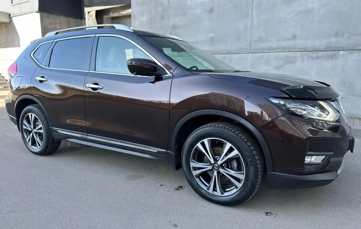Продажа Nissan X-Trail 2017 года - Кроссоверы (Авто) в Новосибирск