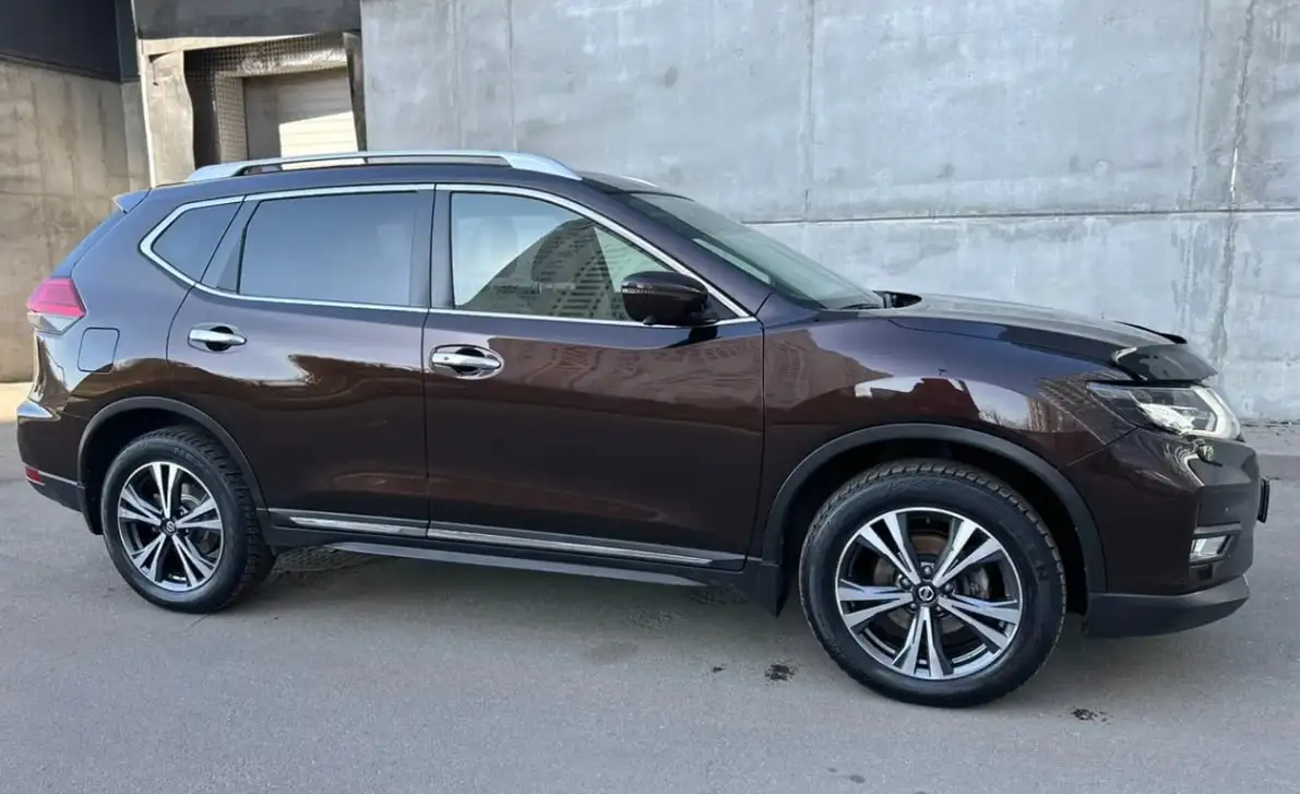 Продажа Nissan X-Trail 2017 года - Кроссоверы (Авто) в Новосибирск