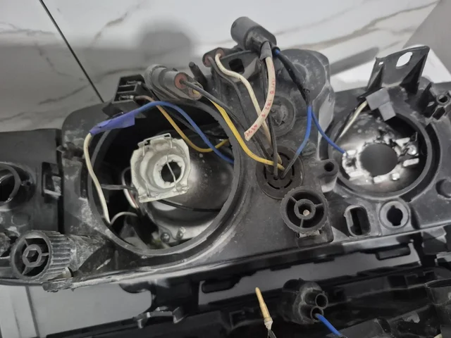 Продам фары на BMW E39 - Осветительные приборы в Бердск