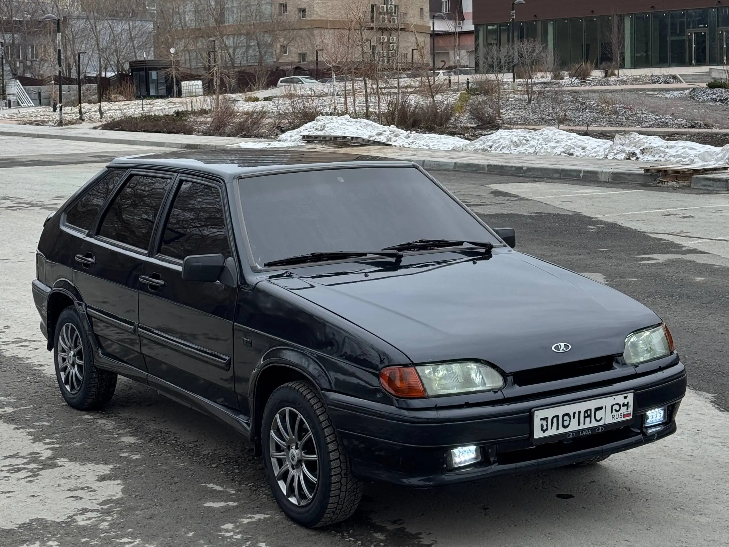 Автомобиль в отличном состоянии с новым литьем и резиной - Авто в Новосибирск