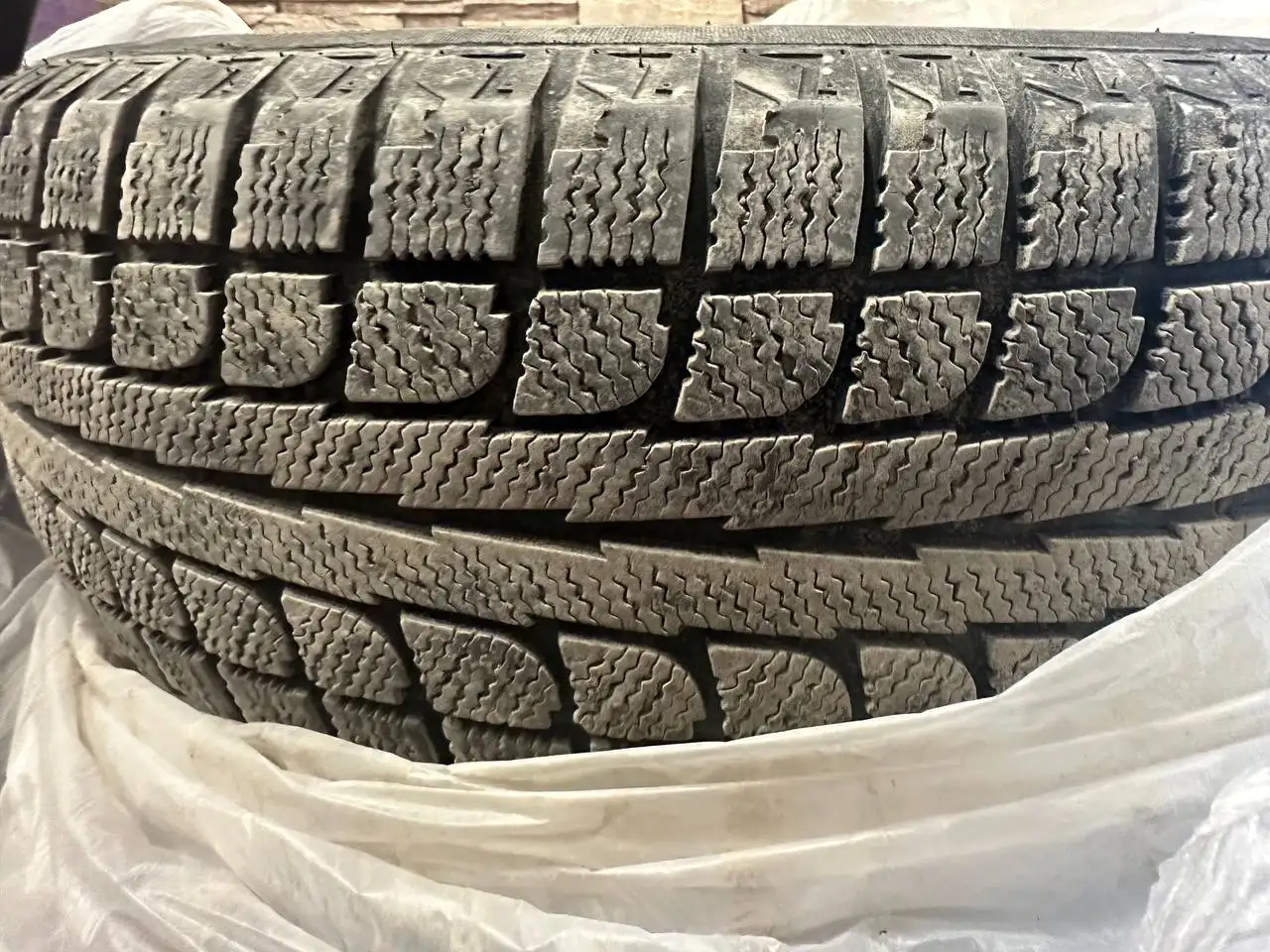 Продажа резины 215/65/R16 - Шины и диски (Авто) в Новосибирск