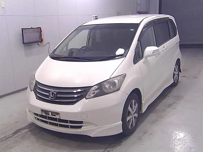 Honda в отличном состоянии, 4 балла, две электро двери, монитор в потолке - Автомобили (Авто) в Новосибирск