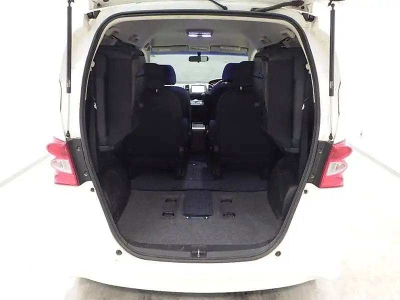 Honda в отличном состоянии, 4 балла, две электро двери, монитор в потолке - Автомобили (Авто) в Новосибирск