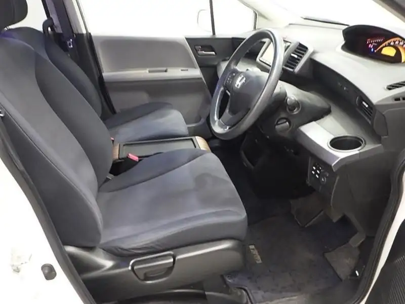 Honda в отличном состоянии, 4 балла, две электро двери, монитор в потолке - Автомобили (Авто) в Новосибирск