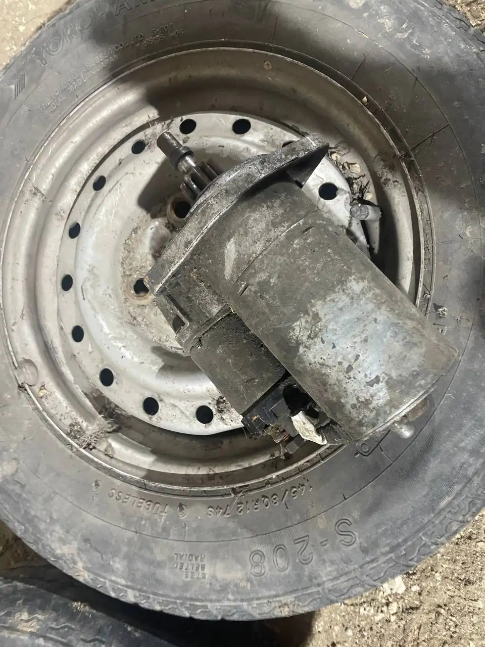 Запчасти для авто: зеркала, стартер, стойки и другое - Запчасти в Новосибирск