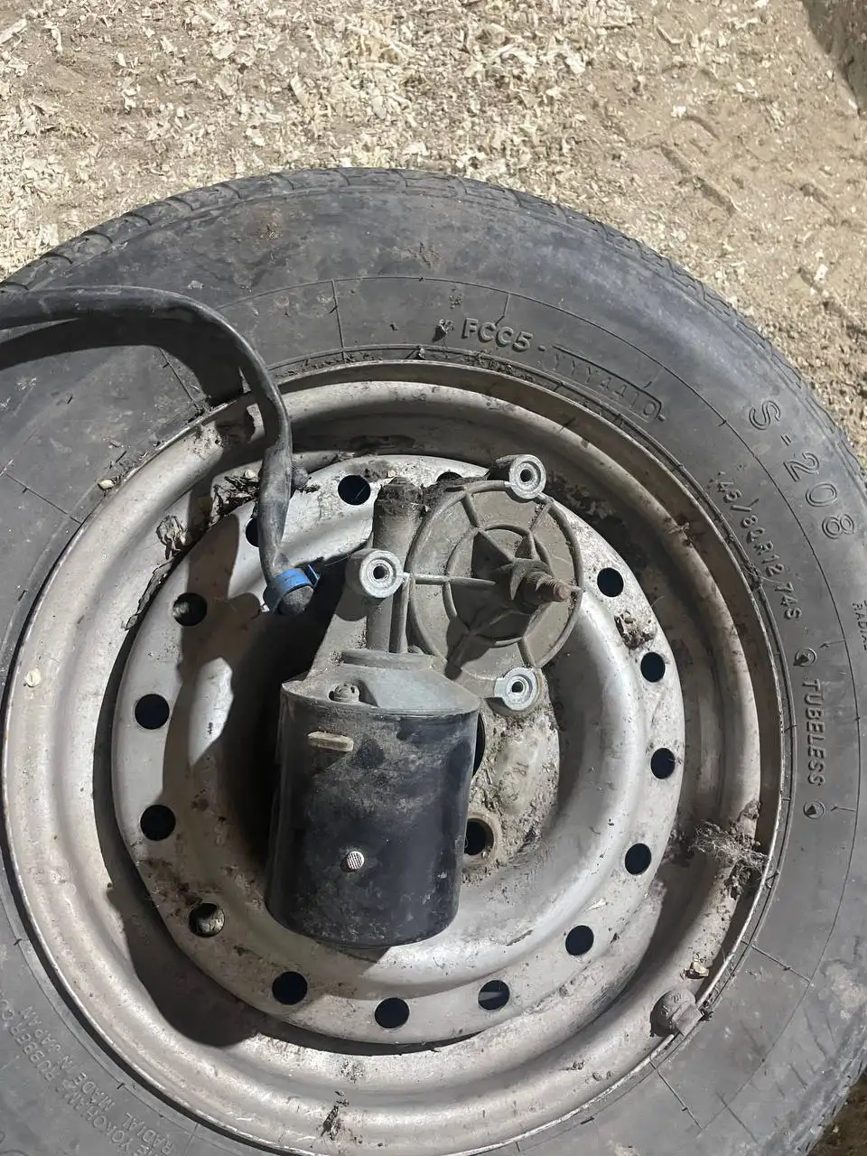 Запчасти для авто: зеркала, стартер, стойки и другое - Запчасти в Новосибирск