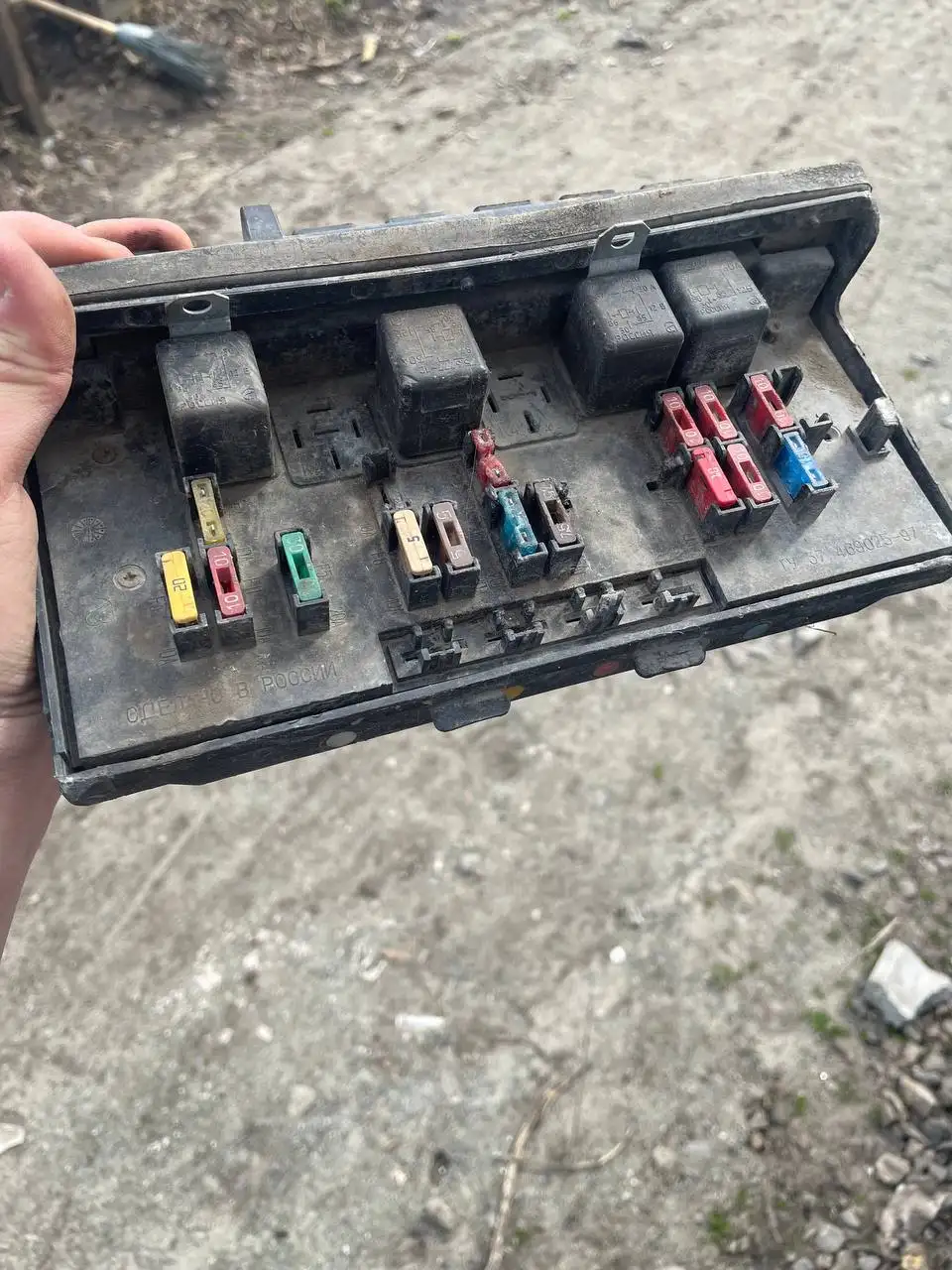 Продам генератор 60А, стартеры, блок предохранителей, колеса R13 - Запчасти и аксессуары (Авто) в Новосибирск