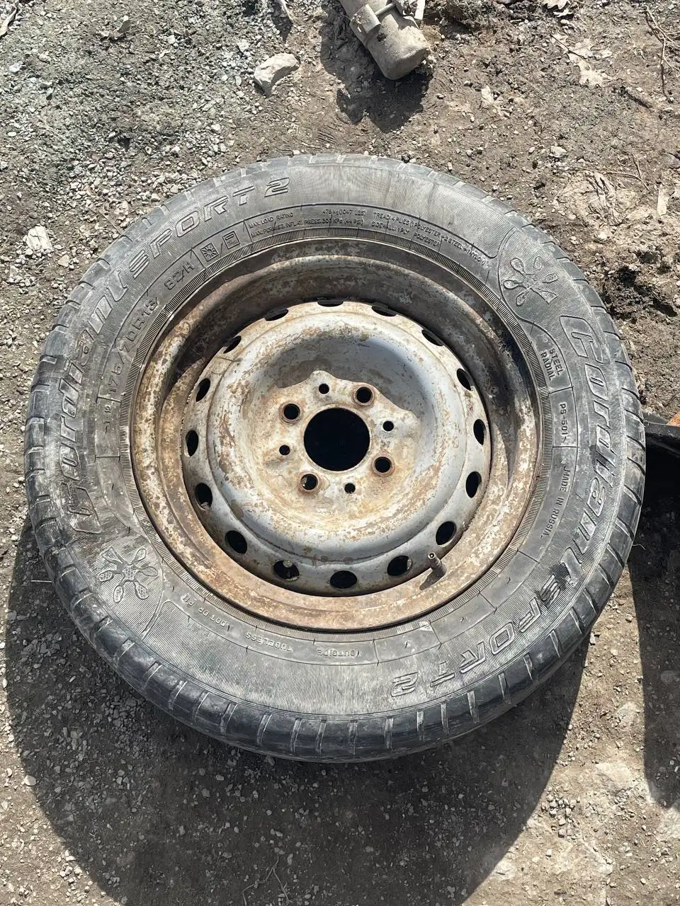 Продам генератор 60А, стартеры, блок предохранителей, колеса R13 - Запчасти и аксессуары (Авто) в Новосибирск