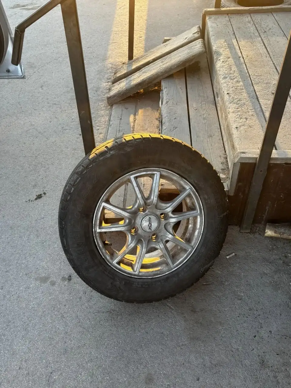 Продам колеса в сборе 185/70 R14 - Колёса и шины (Запчасти) в Новосибирск